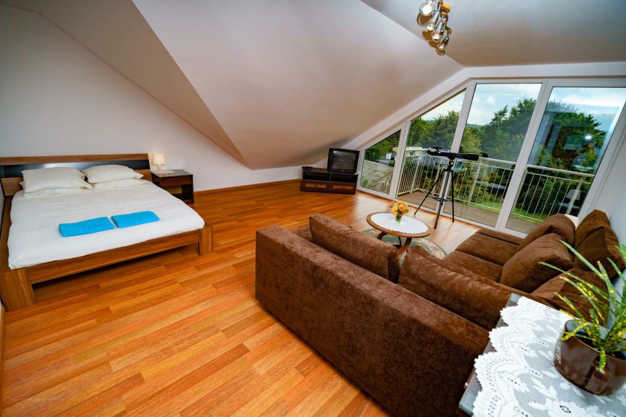 Isaan Ostrzyce Guest House Kültér fotó